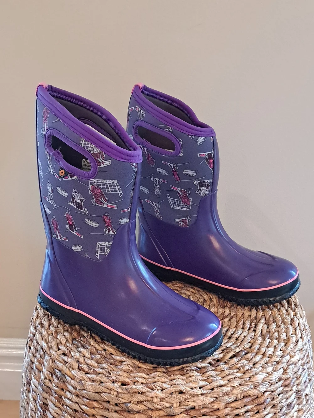 BOGS Youth Girls Classic Hockey Print Insulated/Waterproof Purple Boots 6